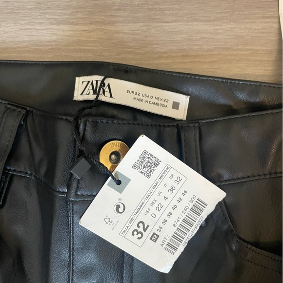 Zara faux leather high waisted black straight leg pants - Picture 3 of 4